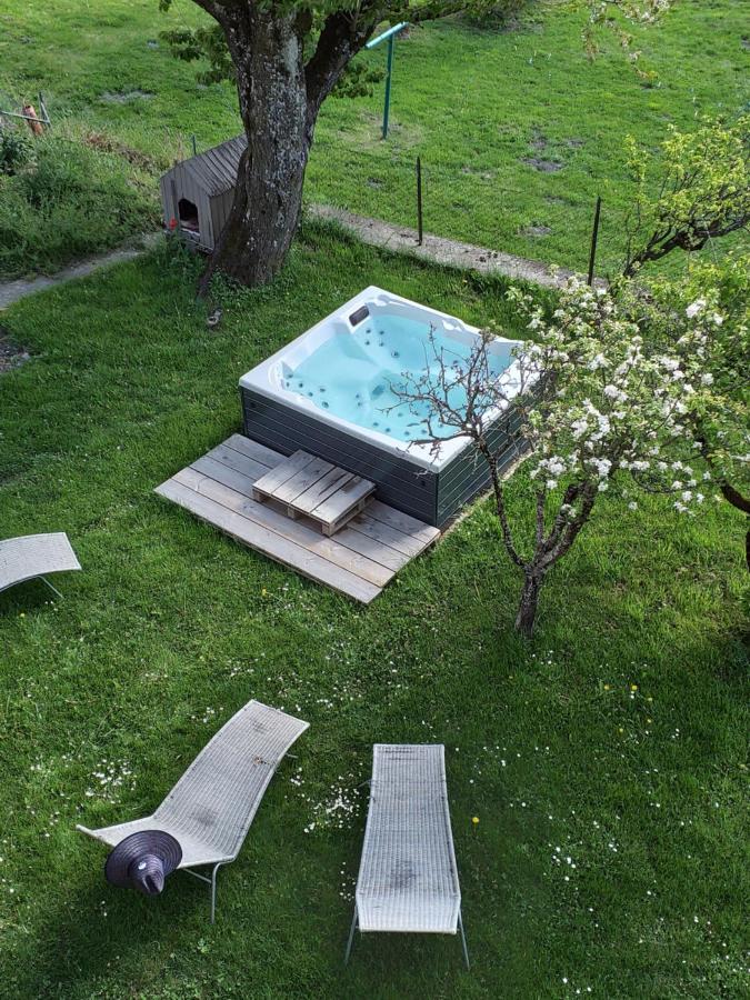 Tres Bel Appartement Dans Une Maison Avec Spa Seez Exterior photo